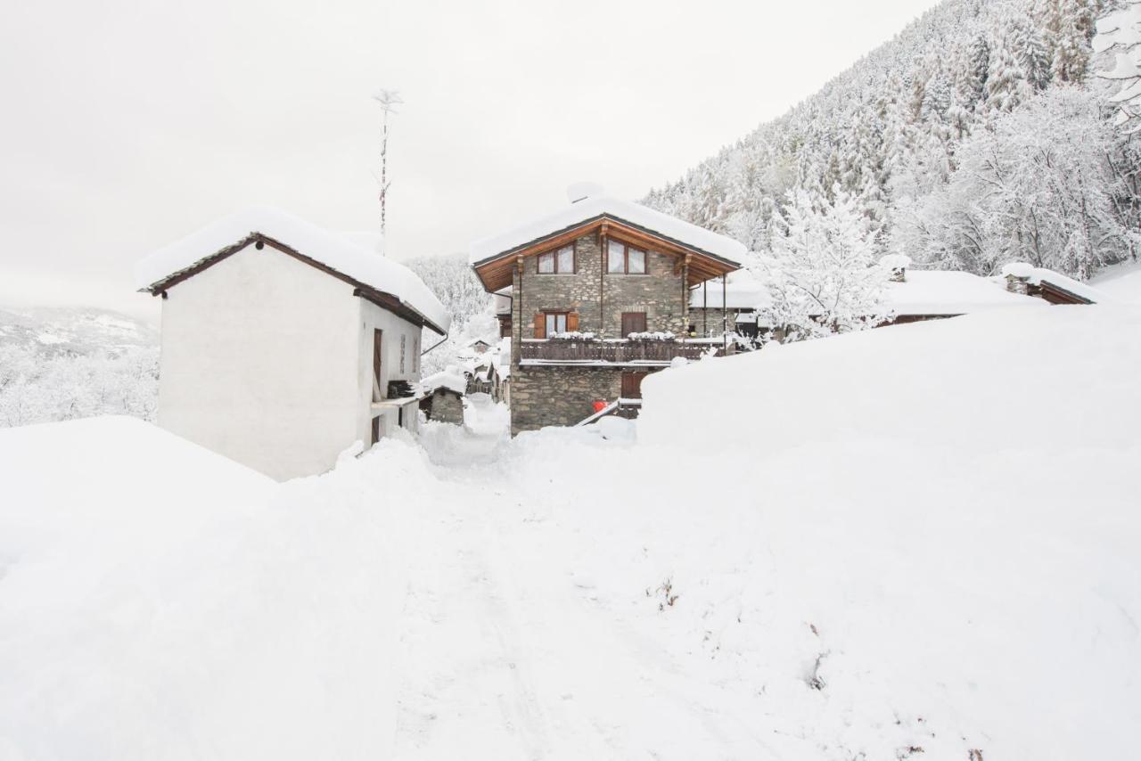 Apartamento Casa Vacanze Grand-Haury da Andrea Arvier Exterior foto